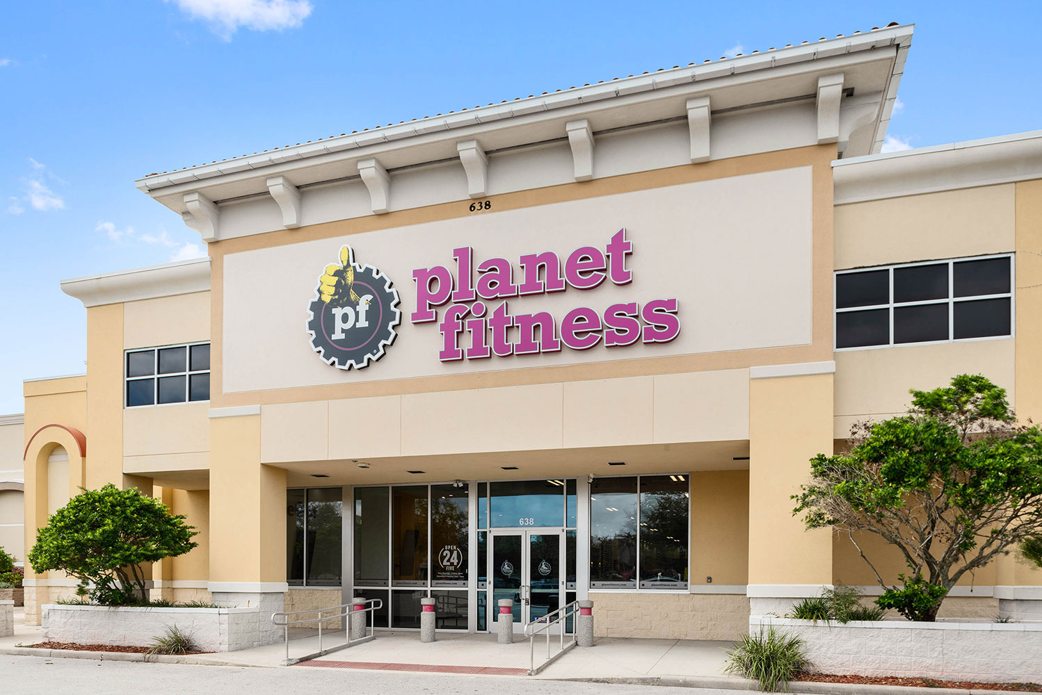 Planet Fitness @ Waterford Lakes - Orlando, FL